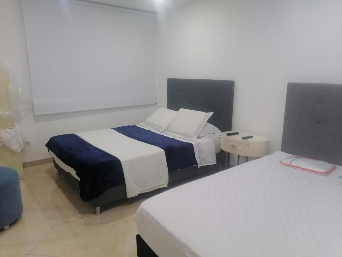 C Hotelera Rey.Es Bogotá Exteriör bild